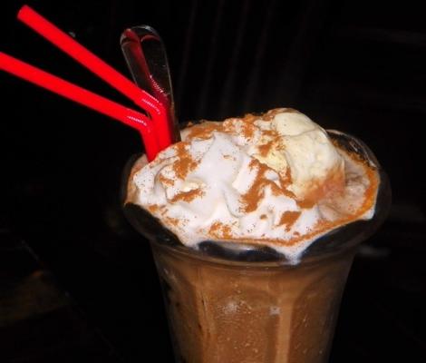frappe café au chocolat et aux amandes