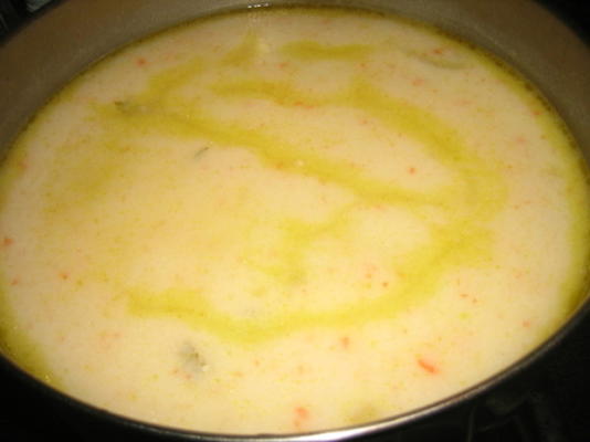 soupe au poulet (grecque avec avgolemono - sauce aux œufs et au citron)