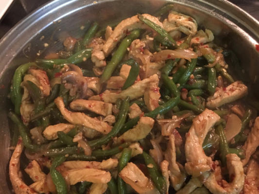 haricots verts chauds de style szechuan