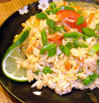 kao pad (riz frit à la thaïlandaise)