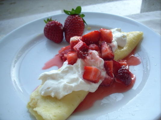 crêpes à la fraise et au fromage à la crème