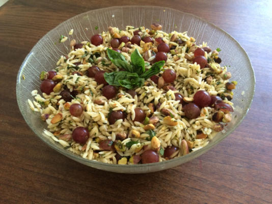 salade d'orzo, raisin et pistache