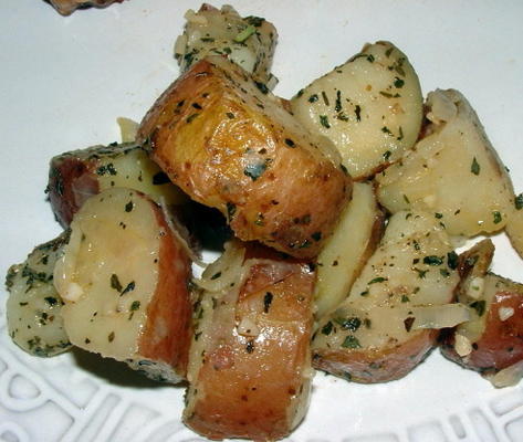 réchaud pommes de terre rouges au basilic, échalotes et ail