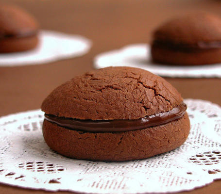 biscuits sandwich au gianduia (chocolat-noisette)