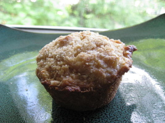 muffins à la cannelle et aux pommes avec garniture à la cassonade et au sucre brun