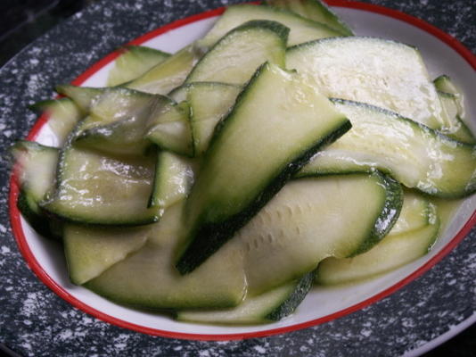 salade de courgettes marinées - facile et saine