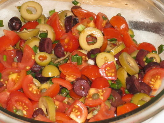 salade d'olives et de tomates