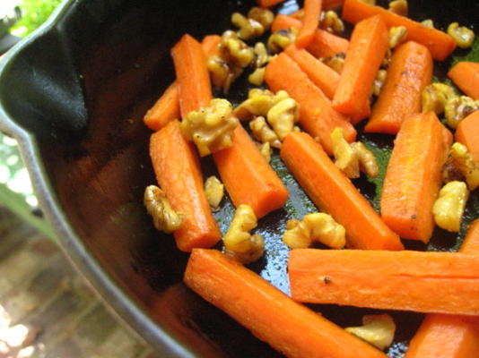 carottes aux noix avec glaçage au miel