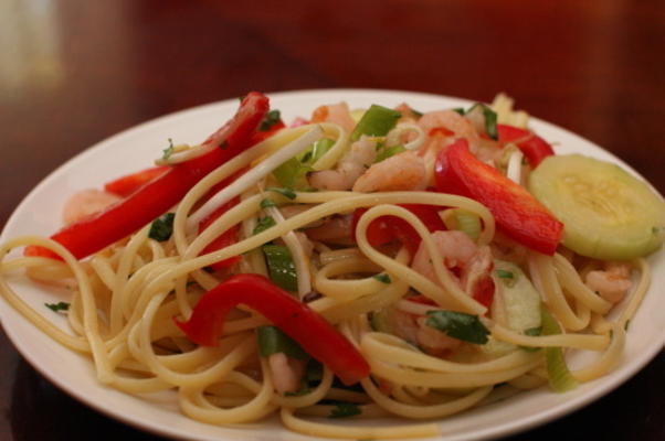 salade de pâtes thaïlandaise froide