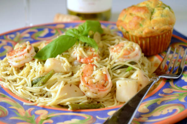 crevettes et pétoncles au pesto