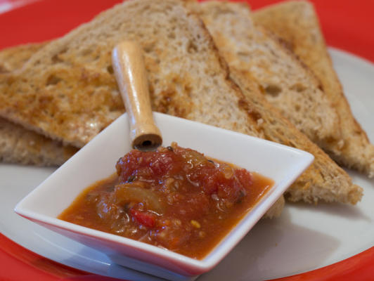 confiture de tomates et de piments rouges