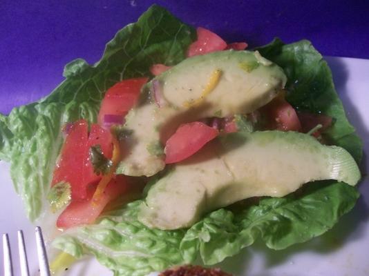 salade d'avocat à la tomate