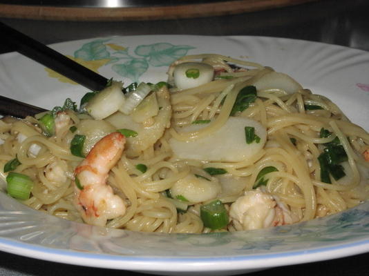 crevettes et pâtes asiatiques