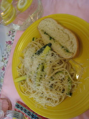 linguine avec sauce crémeuse aux courgettes