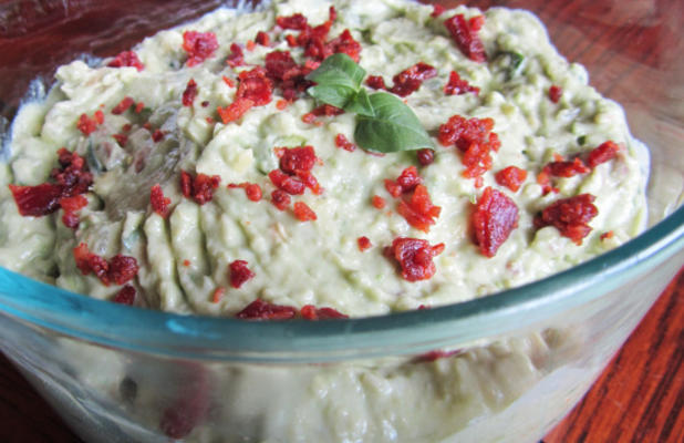 avocat onctueux avec trempette au lard (guacamole)