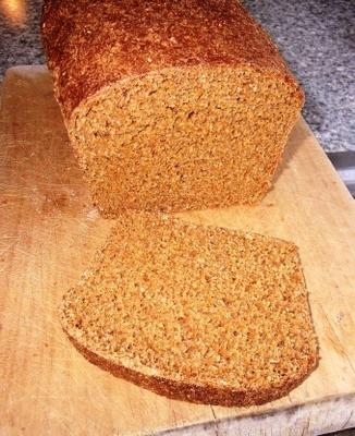 pain de blé entier avec du son d'avoine