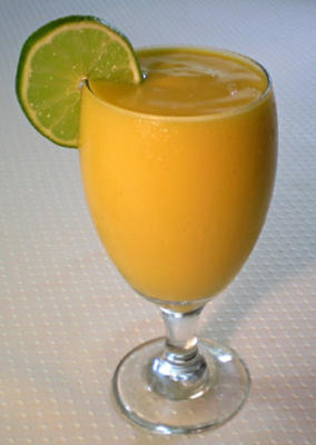 smoothie crémeux à la mangue et au citron vert