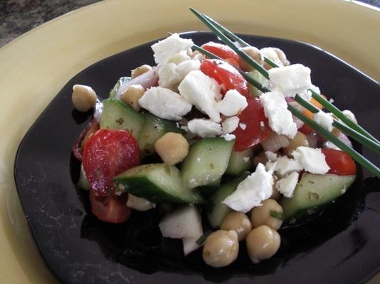 salade de haricots garbanzo avec fromage feta