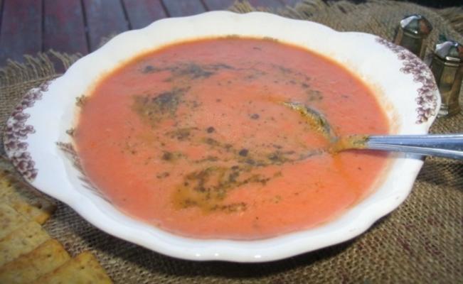 velouté de tomates au pesto
