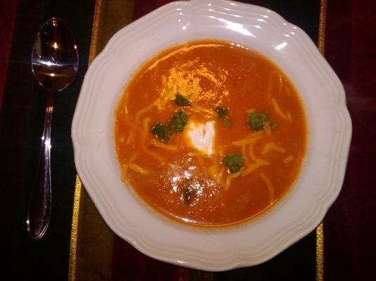 soupe de tortilla de maïs blanc