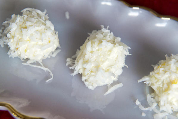 boules de neige d'ananas et de noix de coco