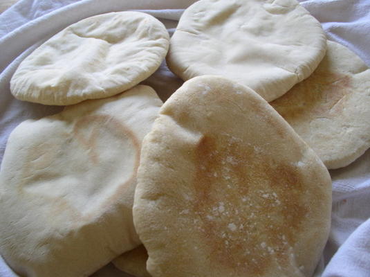 pain plat ou khoubiz