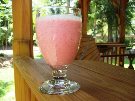 cocktail de glace à la fraise amaretto