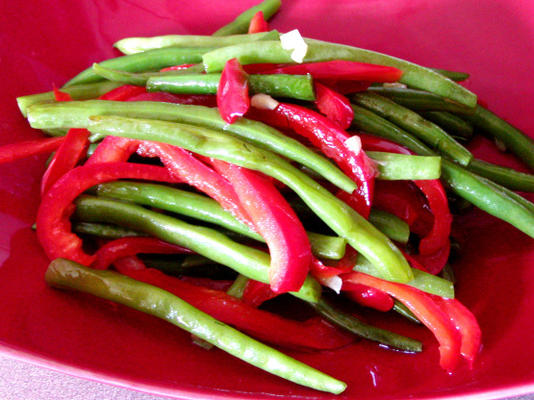 haricots verts et poivrons sautés