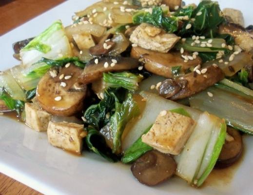 champignons shitake sautés au tofu et bok choy