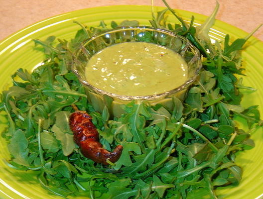 légumes des champs avec vinaigrette au piment rouge