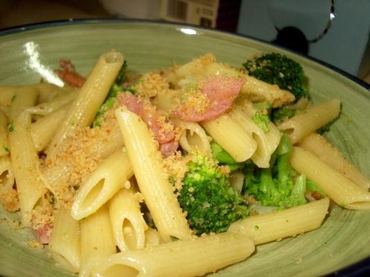 pâtes au brocoli, prosciutto croustillant et chapelure grillée