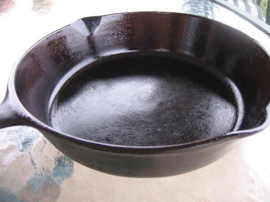 comment assaisonner les casseroles en fonte