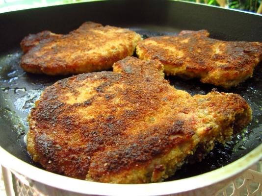 Côtelettes de porc en croûte à l'ail et au parmesan