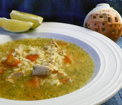 soupe mexicaine au riz et au poulet (caldo cantina)