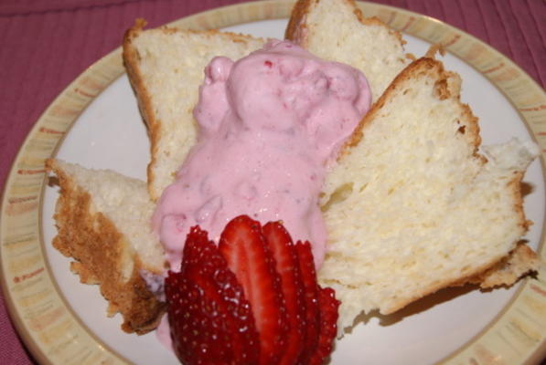 crème aux fraises et amandes