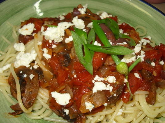 spaghetti à la sauce tomate et feta