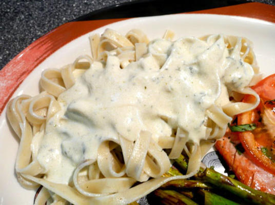 sauce au fromage de chèvre aux herbes