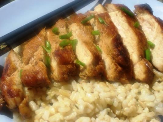 poulet teriyaki avec du riz au gingembre et à la ciboulette