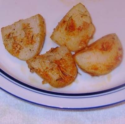 pommes de terre nouvelles, grillées à l'ail et à l'huile d'olive