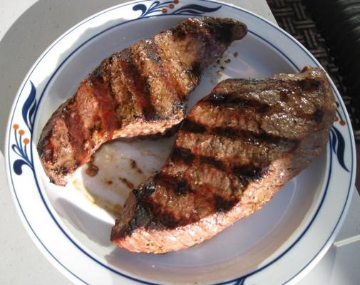 steaks de wapiti grillés