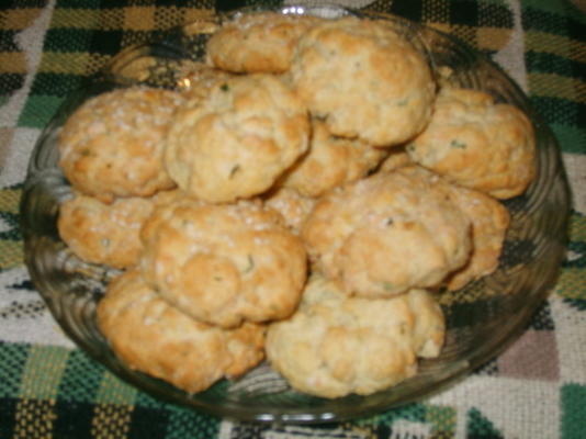 biscuits au cheddar et à la ciboulette