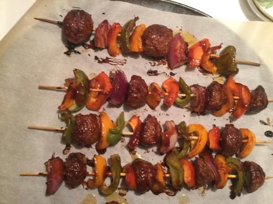 brochettes de boulettes de viande