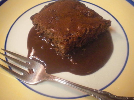 gâteau au brownie au fudge chaud
