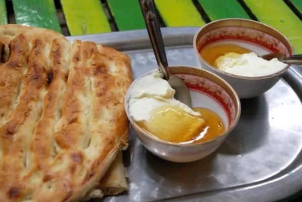 miel et crème - petit déjeuner iranien