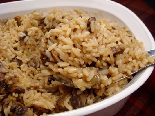 riz aux oignons cuit au four avec champignons