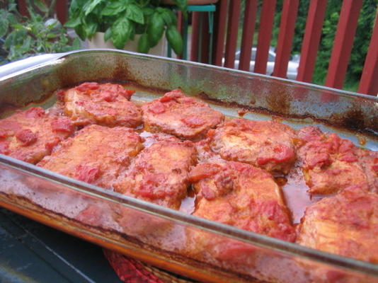 cuit au four avec du porc piquant - cuit au four ou au barbecue