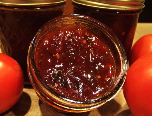 confiture de tomates épicée