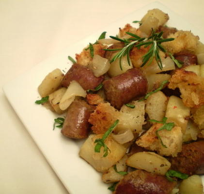 saucisses avec pommes de terre et romarin