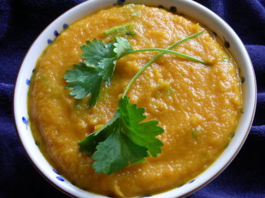 soupe de noix de cajou et de carottes faible en gras (végétarienne aussi!)