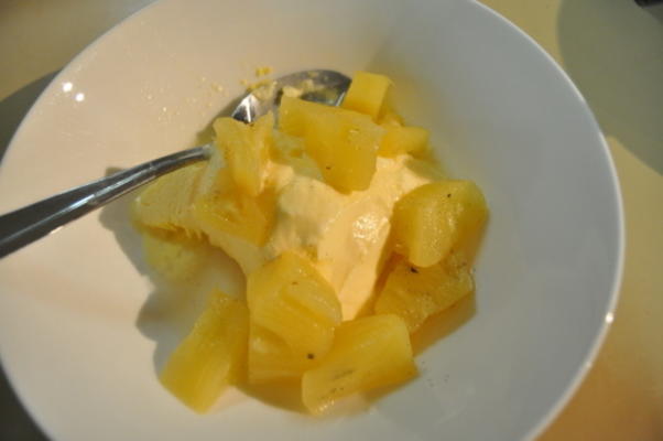 sauce à l'ananas pochée à la vanille